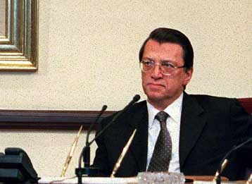 Κατά μέτωπον επίθεση του Γιλμάζ στους Τούρκους στρατηγούς