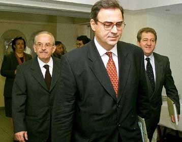 Δέκα αποκρατικοποιήσεις εντός του 2001 στο πρόγραμμα δράσης του υπουργείου Ανάπτυξης