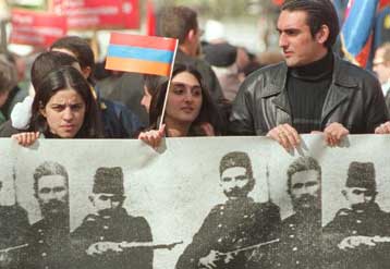 Με αντίποινα απειλεί τη Γαλλία η Τουρκία για την αναγνώριση της γενοκτονίας των Αρμενίων