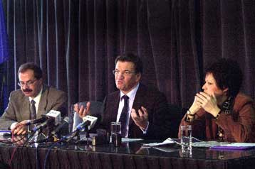 Στην κυβέρνηση παραπέμπει ο Ευθυμίου τους Έλληνες φοιτητές για το αίτημα μετεγγραφής τους