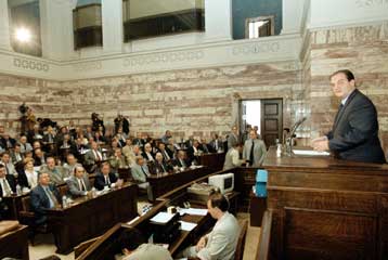 Επίδειξη ισχύος από Καραμανλή στην ΚΟ  – «Δεν καταλαβαίνω από φατριασμούς ούτε δέχομαι πιέσεις»