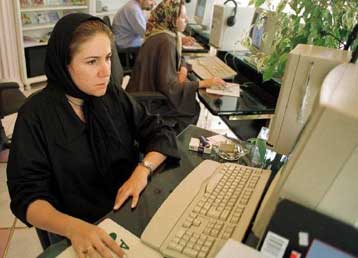 Συλλήψεις νεαρών Τούρκων επειδή… σύχναζαν σε Internet cafe