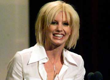 Αγνοώντας Έμινεμ και Μπρίτνεϊ, το κοινό έδωσε τρία Αμερικανικά Μουσικά Βραβεία στη Φέιθ Χιλ