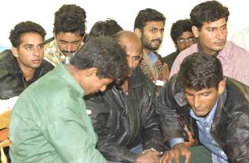 Δεκαεννέα λαθρομετανάστες εντόπισε η αστυνομία στη Θεσσαλονίκη