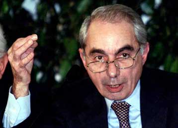 Σε ανοδική πορεία η δημοτικότητα του κυβερνώντος συνασπισμού λίγο πριν από τις εκλογές στην Ιταλία