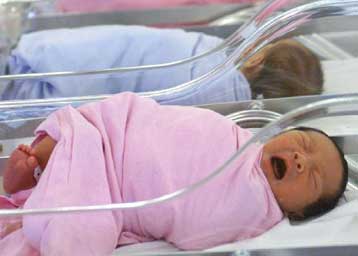 Σε 377,6 εκατομμύρια κατοίκους ανήλθε ο πληθυσμός της ΕΕ