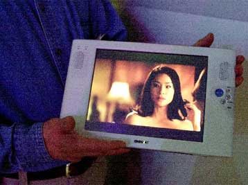 H Sony παρουσίασε την ιντερνετική της συσκευή eVilla