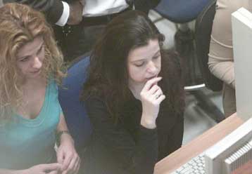 Κατρακύλησε πάλι η Σοφοκλέους – Κάτω από τις 3.200 μονάδες ο γενικός δείκτης