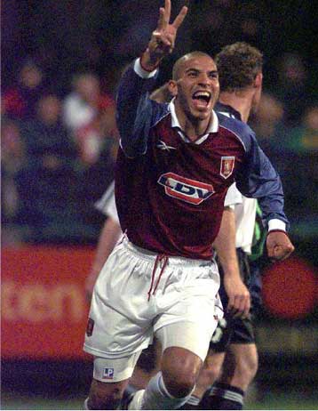 H Mπράντφορντ δεν υπολογίζει πλέον στον Σταν Κόλιμορ και αυτός ψάχνει ομάδα