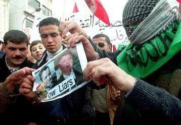 Νέους γρίφους στο σταυρόλεξο της ειρήνης προσθέτουν οι Παλαιστίνιοι – Απορρίπτουν τις ιδέες Κλίντον