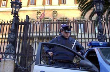 Ανοιξε και πάλι τις πόρτες της η αμερικανική πρεσβεία στη Ρώμη