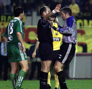 Κάκωση στην ποδοκνημική ο Νάβας, αμφίβολος για το ματς με τον Ολυμπιακό