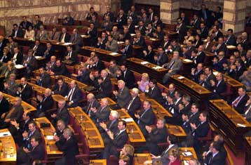 Ασφαλιστικό και άλλες διαρθρωτικές αλλαγές πρώτα στον κατάλογο της Βουλής για το νέο έτος