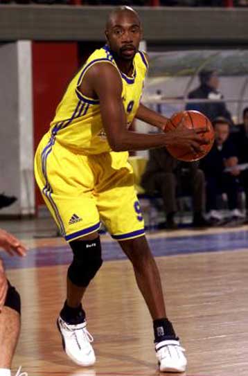 Αγώνας για… Όσκαρ με το Περιστέρι να κρατά το «αγαλματίδιο» του αήττητου στο Ηράκλειο με 78-76