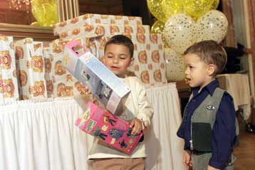 Επιστρέφουν στη χώρα τους τα 400 παιδιά από τη Γιουγκοσλαβία