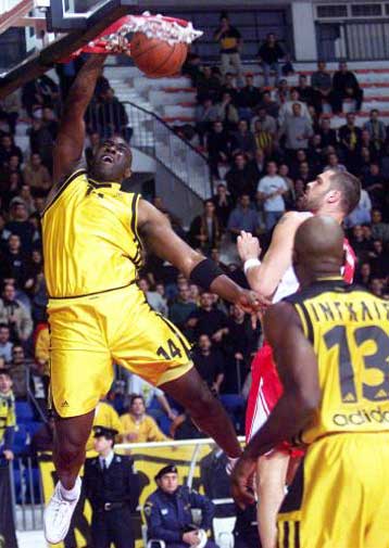 Δεν θα υποβιβαστεί ο Αρης – Ζούρος: Συγχαρητήρια στους παίκτες μου αλλά και στον Αρη