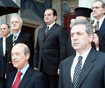 Η μετατροπή ενός προσώπου σε κόμμα είναι επώδυνη υπόθεση