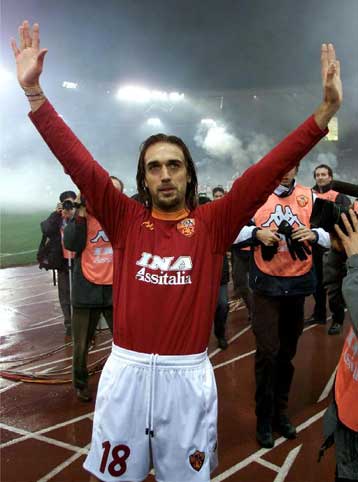 Ενώπιον του χειρουργείου ο Μπατιστούτα – Έως τέσσερις μήνες θα μείνει εκτός δράσης