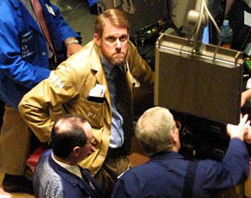 «Βουτιά» για Nasdaq, μεγάλες απώλειες για Dow Jones στο κλείσιμο της χρηματιστηριακής εβδομάδας