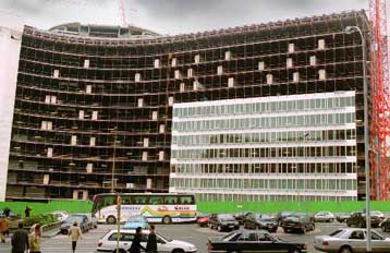 Με οικονομικές ατασθαλίες ασχολείται και πάλι η Ευρωπαϊκή Επιτροπή