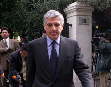 Δημόσια διοίκηση, παιδεία και υγεία επί τάπητος στη συνάντηση Σημίτη – Παπαντωνίου