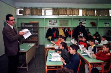 Ευρωπαίοι καθηγητές και… ευρω-εκπαίδευση στα ελληνικά σχολεία