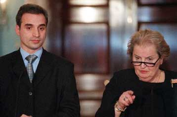 Nέα σελίδα στις σχέσεις ΗΠΑ – Γιουγκοσλαβίας με τη συνάντηση Ολμπράιτ – Σβιλάνοβιτς