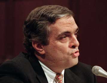 Παραμένει κατά πάσα πιθανότητα επικεφαλής της CIA o Tζορτζ Τένετ