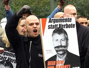 Ανήσυχη η ελληνική κοινότητα στη Γερμανία για τις ρατσιστικές επιθέσεις