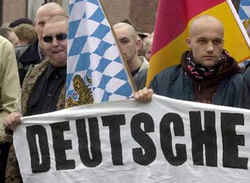 Σε δίκη οκτώ νεοναζί που ξυλοκόπησαν Έλληνα στη Γερμανία τον περασμένο Νοέμβριο