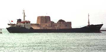 Πυρκαγιά σε ρυμουλκό στη Δραπετσώνα