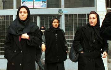 Πρωτοχρονιάτικες συλλήψεις στο Ιράν για παραβίαση του ισλαμικού νόμου