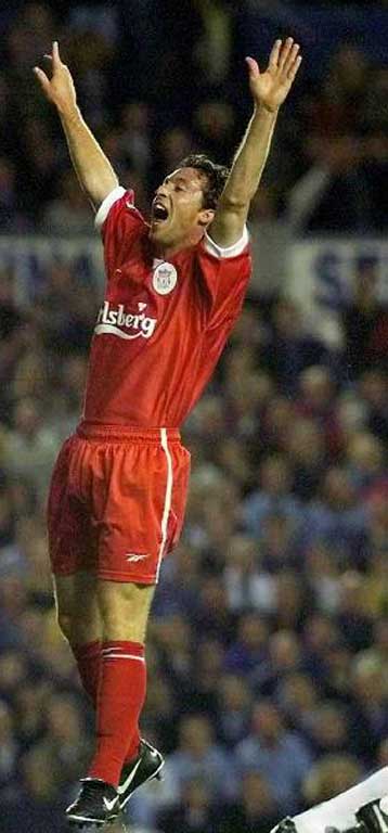 Ξυλοκοπήθηκε σε μπαρ ο Ρόμπι Φάουλερ