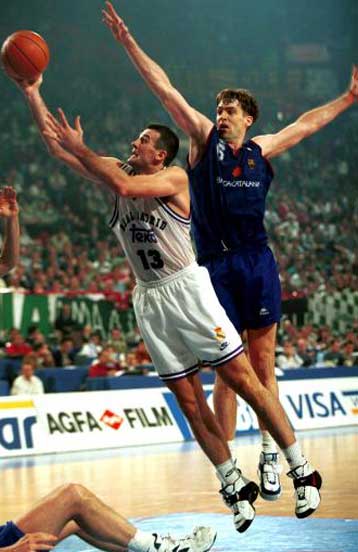 Ο Ζόραν Σάβιτς αντικαταστάτης του Ρόνι Σεϊκέλι στην Μπαρτσελόνα