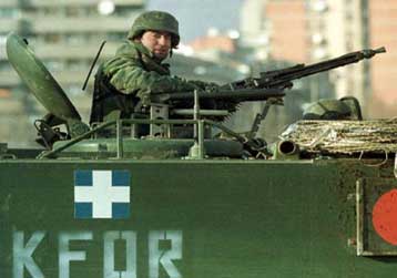 Προβληματισμός και στην Ελλάδα για το θάνατο 13 στρατιωτών που υπηρέτησαν στο Κόσοβο και τη Βοσνία