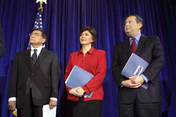 Τρία νέα μέλη του… πολυφυλετικού και υπερκομματικού υπουργικού συμβουλίου διόρισε ο Μπους