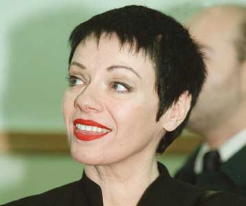 Κόντρα Μαλβίνας Κάραλη – Νίκου Κακαουνάκη για δημοσίευμα της εφημερίδας Στο Καρφί