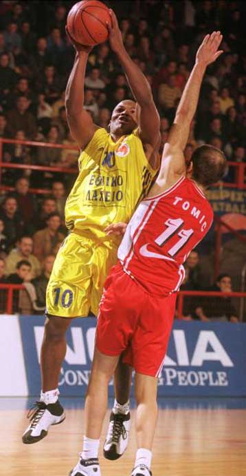 Ο Ολυμπιακός ζητά τη ρεβάνς μέσω Κυπέλλου από το Περιστέρι – Το πρόγραμμα της Τετάρτης