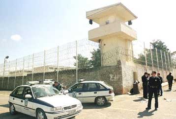 Συμπλοκή με έπαθλο το… καρτοτηλέφωνο στις φυλακές του Αυλώνα