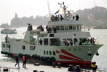 Για πρώτη φορά έπειτα από μισό αιώνα φτάνουν στην Κίνα πλοία από την Ταϊβάν