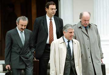 Έτος ιδιωτικοποιήσεων το 2001 – Δώδεκα εκκρεμότητες για το ΥΠΕΘΟ