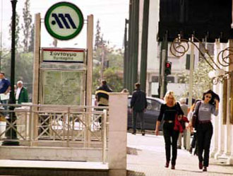 Μετά τα ταξί και τα ΚΤΕΛ, στις 300 δρχ. πιθανότατα και το εισιτήριο του μετρό