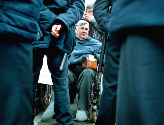 Πορεία ατόμων με αναπηρία προς τη Βουλή και το Μέγαρο Μαξίμου