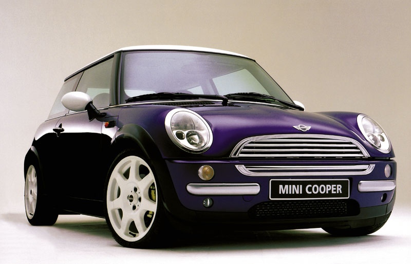 Συγκροτείται το δίκτυο διανομής του νέου Mini