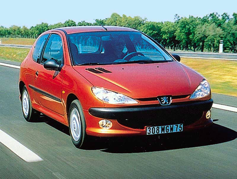 Υψηλή ζήτηση για τα μοντέλα Peugeot-Citroen το 2000