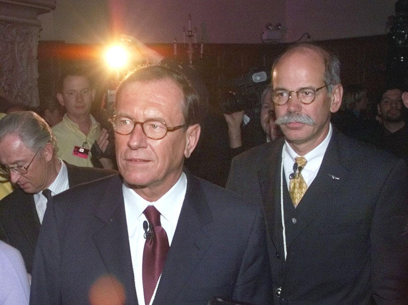 Φήμες για διάλυση της DaimlerChrysler και πώληση της Mercedes-Benz στην GM!