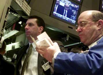 Χαμηλότερα έκλεισαν την Τετάρτη Dow Jones και Nasdaq