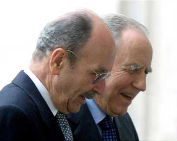 Έρχεται την Πέμπτη μαζί με το… λοχαγό Κορέλι