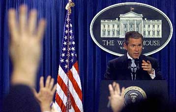 Εμμένει στις ελαφρύνσεις ο Αμερικανός πρόεδρος