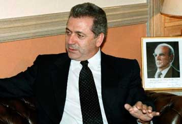 «Εντός των ημερών» η ιδρυτική διακήρυξη του κόμματος Αβραμόπουλου